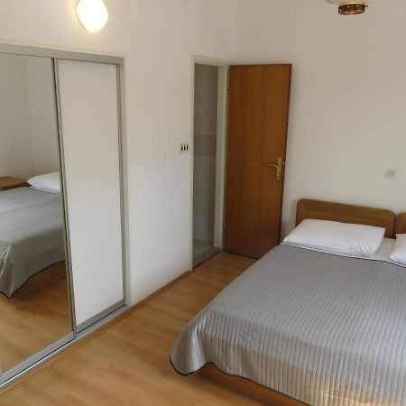 Apartmani Mm Starigrad Paklenica Exteriér fotografie